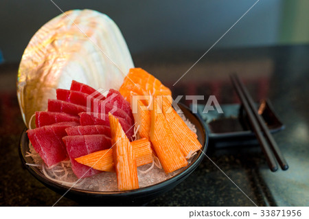 Tuna, sashimi and crab on ice in black cup, Tuna, sashimi and crab on ice in black cup, 33871956