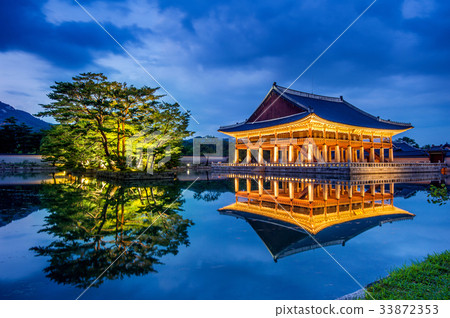 Gyeongbokgung Palace at night in seoul,Korea. 33872353