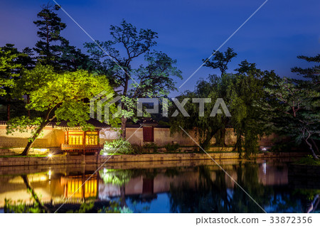 Gyeongbokgung Palace at night in seoul,Korea. 33872356