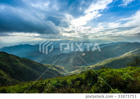 Waiting for sunset 33873751