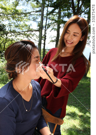 Hair & makeup 33875478