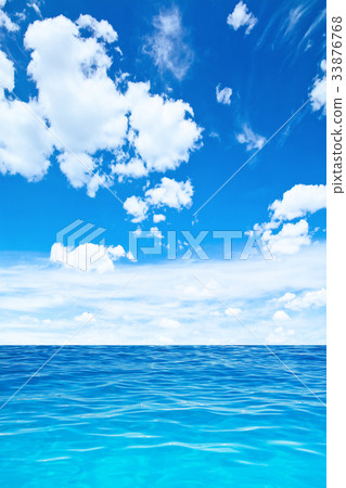 Cloudy sky and sea 33876768