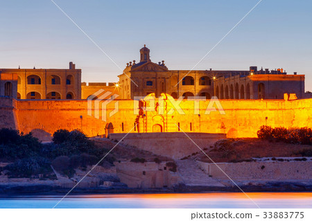 Malta. Manoel Island on the sunset. 33883775