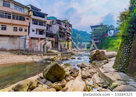 Shiding old street river 33884325