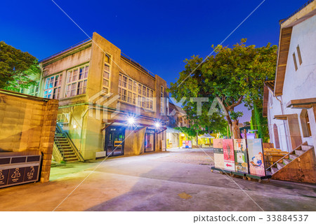 Night view of Huashan 1914 creative park 33884537