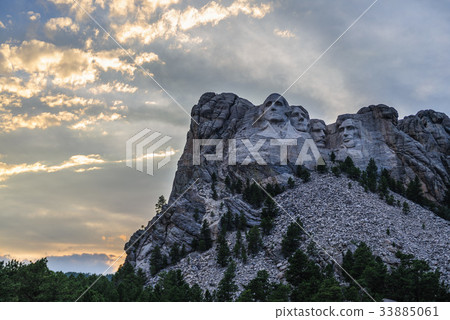 Mount Rushmore in the evening light Mount Rushmore in the evening light 33885061