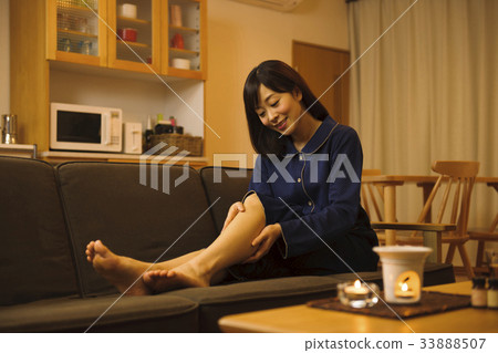 Woman Beauty Foot Care Foot Massage Woman Beauty Foot Care Foot Massage 33888507