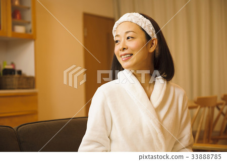 Woman Beauty Skin Care Massage Woman Beauty Skin Care Massage 33888785