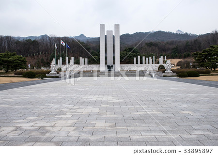 新羅國立古城的新羅市民族民主公墓 33895897