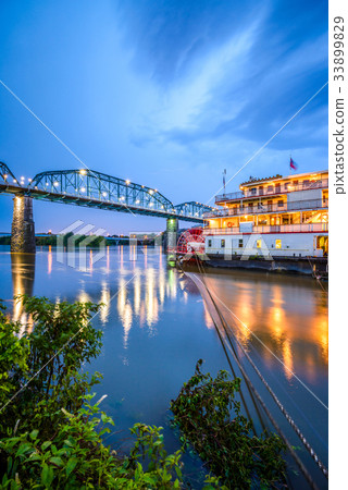 Chattanooga, Tennessee, USA 33899829