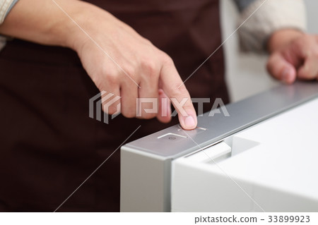 Mr. Husband (Laundry housekeeping work Drum style house 30's male papa laundry appliances apron cleanliness) 33899923