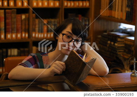 預訂咖啡館圖書館舊書 33900193
