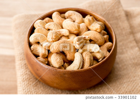 Cashew Nuts 33901102