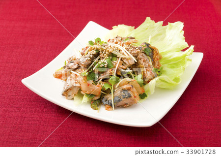 Kimchi with mackerel can Kimchi with mackerel can 33901728