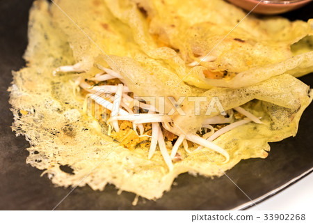 Stuffed crispy omelette 33902268