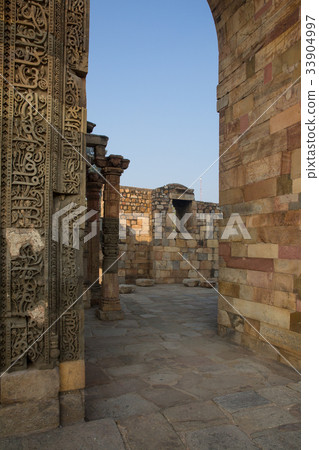 Qutub Minar Qutub Minar 33904997