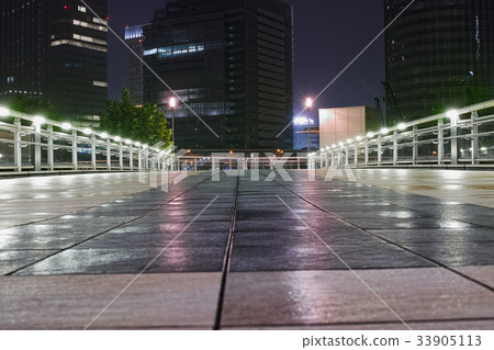橫濱的夜景與小雨 橫濱的夜景與小雨 33905113