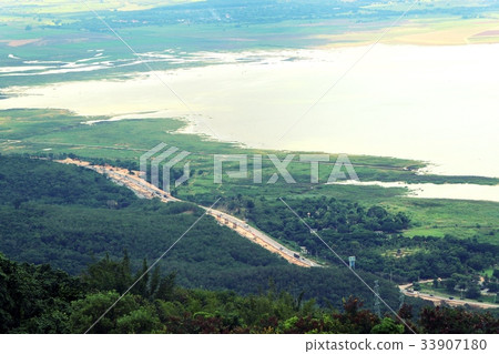Landscape the mountain lake 33907180