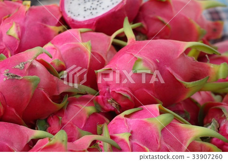 dragon fruit at street road 33907260