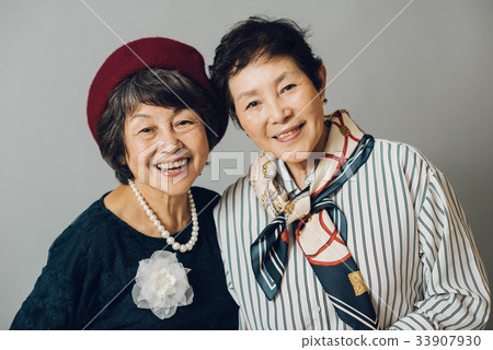 Two fashionable senior women Two fashionable senior women 33907930
