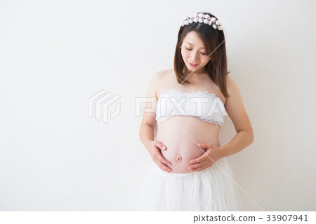 穿禮服的孕婦 33907941