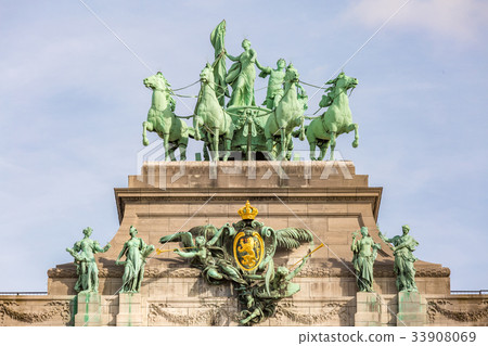 Brussels Triumphal Arch 33908069