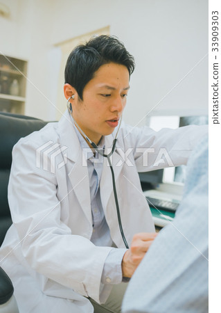 聽診 男人 男 33909303