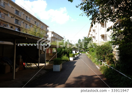 Akabadai housing complex in Kita-ku, Tokyo 33911947