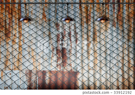 Lamp with wired fence and Rusted iron plate 33912192