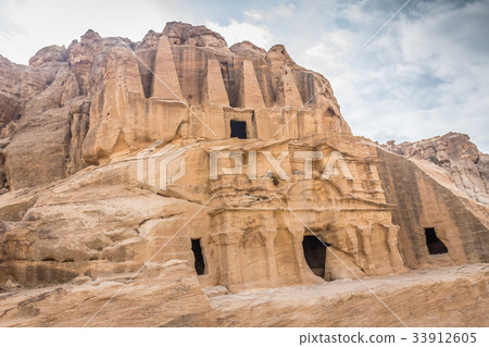 Ruins of Petra Ruins of Petra 33912605