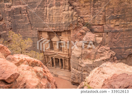View of the Treasury in Petra Jordan 33912613