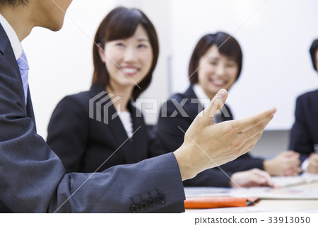 Business meeting office meeting 33913050