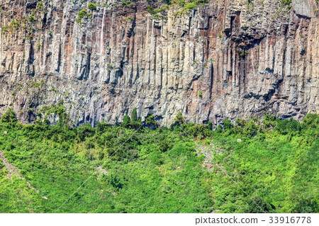 A stone drop from Tsunan Mitama Park A stone drop from Tsunan Mitama Park 33916778