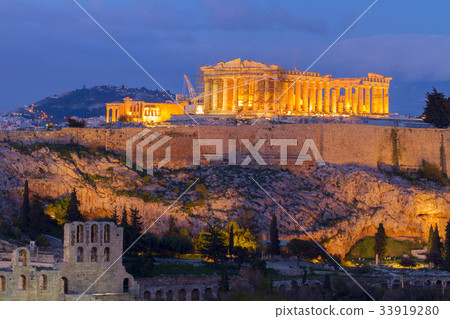 Famous skyline of Athens, Greece 33919280