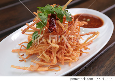 Fried Crab Sticks with Sweet Chili Sauce 33919822
