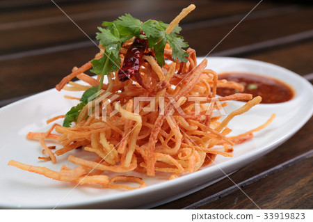 Fried Crab Sticks with Sweet Chili Sauce 33919823