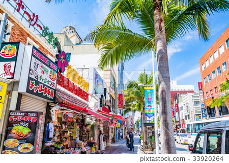 << Okinawa Prefecture >> Naha, International Street 33920264