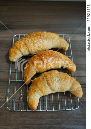 Salt bread, Salzstangen, bread rolls, crescent moon bread (Salzstangen) Salt bread, Salzstangen, bread rolls, crescent moon bread (Salzstangen) 33921368