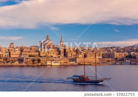 Valletta Skyline from Sliema at sunset, Malta 33922755
