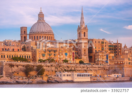 Valletta Skyline from Sliema at sunset, Malta 33922757