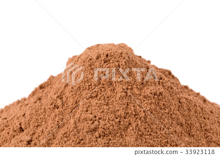 cocoa powder isolated 33923118