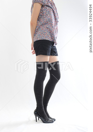 Pretty woman legs knee high socks 33924494