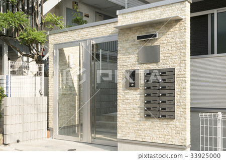 Mansion entrance image 33925000