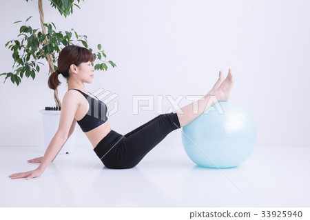 平衡球和女性 平衡球和女性 33925940