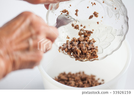 Step by step Levantine cuisine kibbeh preparation 33926159