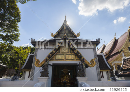Wat Chedi Luang Temple in Chiang Mai, Thailand Wat Chedi Luang Temple in Chiang Mai, Thailand 33926325