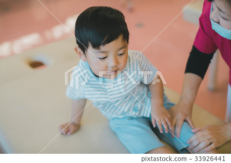 rehabilitation, infant, little child 33926441