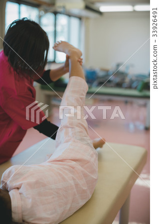 rehabilitation, younger, physiotherapist 33926491