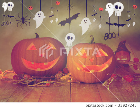 carved pumpkins in witch hat and halloween garland carved pumpkins in witch hat and halloween garland 33927243