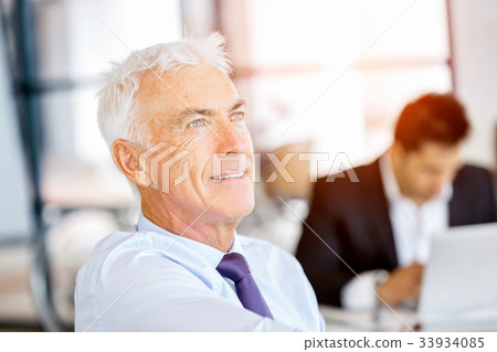 Businessman at the office 33934085